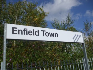 Enfield_Town_stn_signage